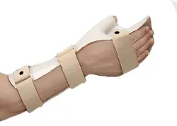 • Férula plastica para muñeca  (Tipo 1)  • Férula plastica para muñeca y pulgar  (Tipo 2)  • Férula plastica para muñeca MCF s/pulgar  (Tipo 3)  • Férula plastica para muñeca MCF s/pulgar  (Tipo 4)  • Férula plastica para muñeca y mano compuesta  • Férula plastica para pronosupinación  • Férula plastica para pronosupinación y bloqueo flex