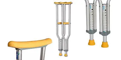 Ultralivianas de Fácil Regulación, de uso seguro y confortable.  Para caminar, primero debe adelantar las muletas y luego el pie sano. Para subir escaleras, primero el pie sano y luego las muletas. Para bajar escaleras, primero las muletas y luego el pie sano.  Evitar zonas húmedas o mojadas para no caerse.